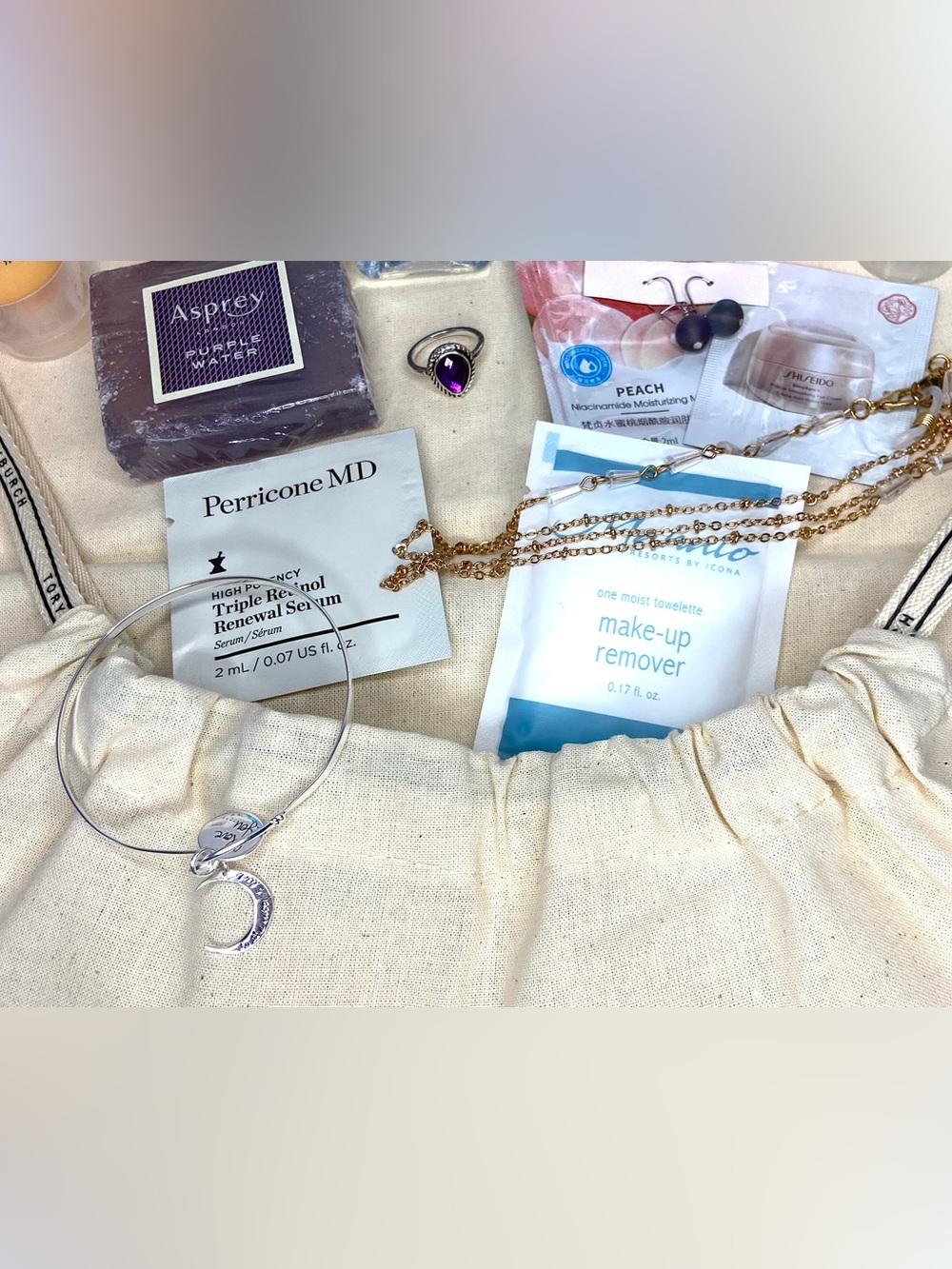 18 total LA MER Blue Pouch with Assorted Beauty Samples free Tory dust bag - Picture 5 of 5